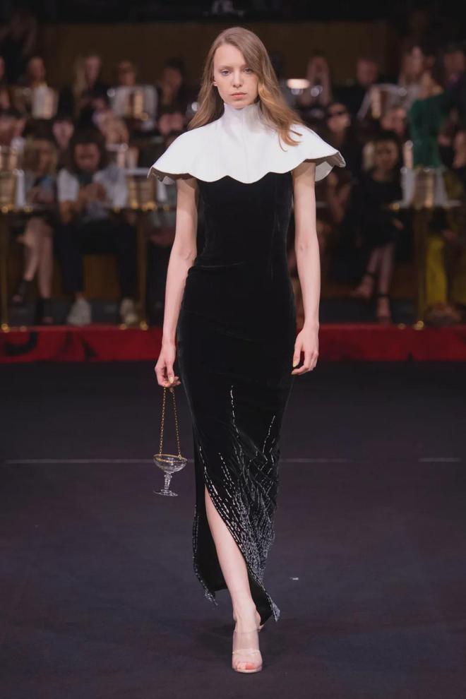 长款连衣裙40款 女性魅力爆棚的Alexis Mabille 2024年秋冬高级定制系列(图8)