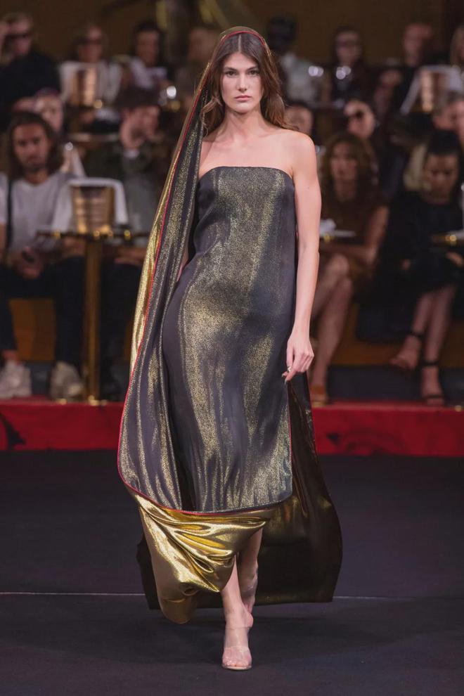 长款连衣裙40款 女性魅力爆棚的Alexis Mabille 2024年秋冬高级定制系列(图16)