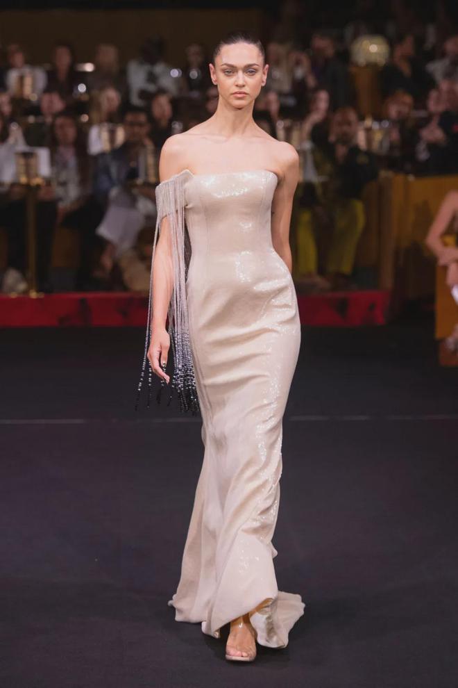 长款连衣裙40款 女性魅力爆棚的Alexis Mabille 2024年秋冬高级定制系列(图11)