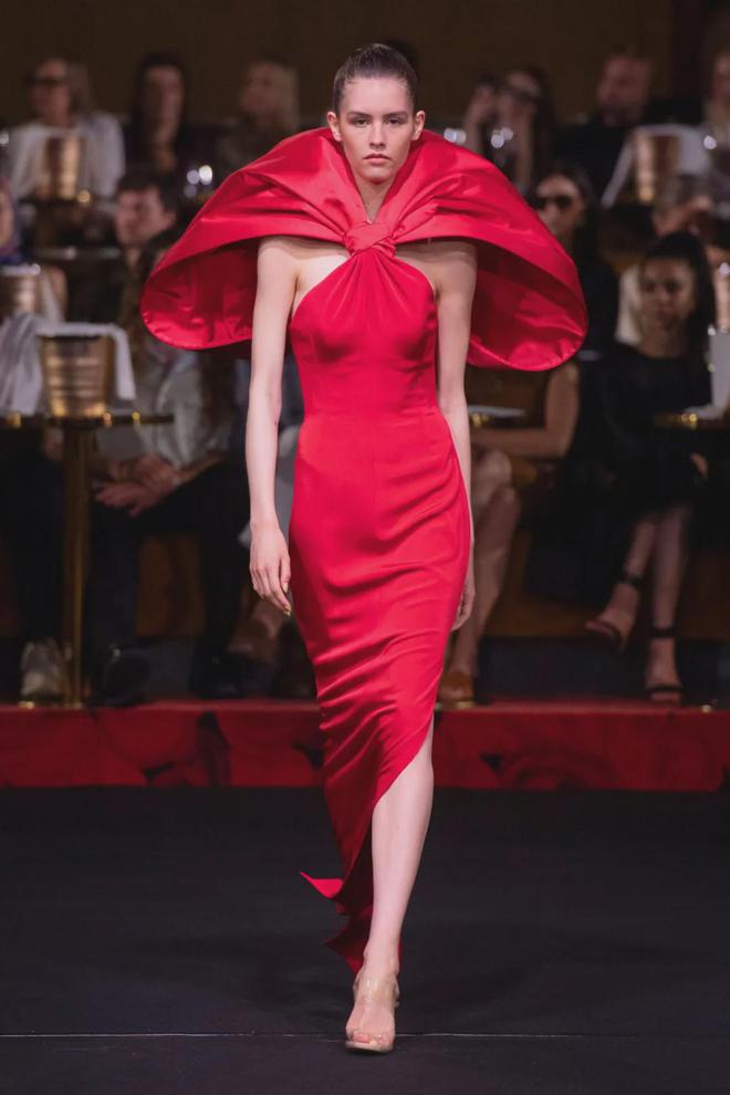 长款连衣裙40款 女性魅力爆棚的Alexis Mabille 2024年秋冬高级定制系列(图7)